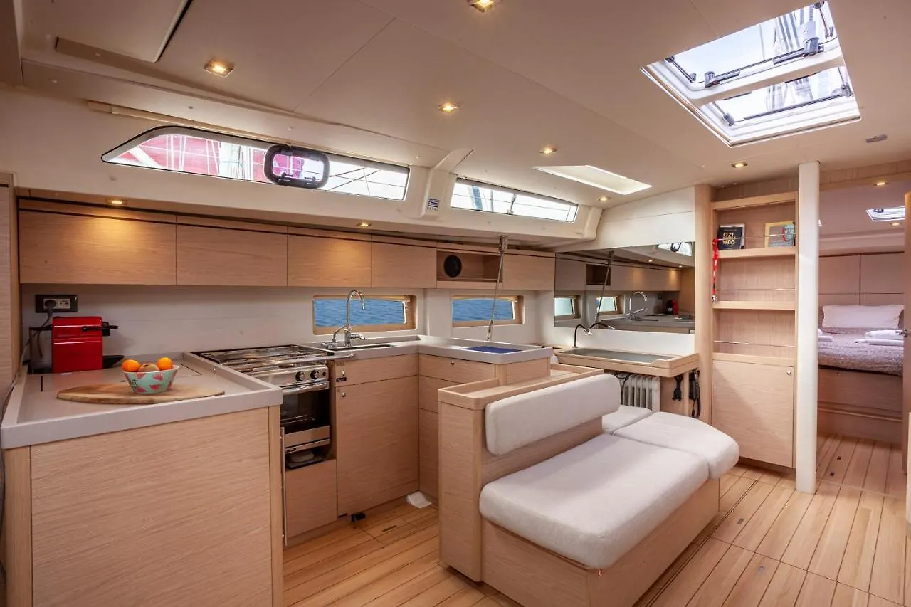 فندق Yacht Psari سالونيك 0*,