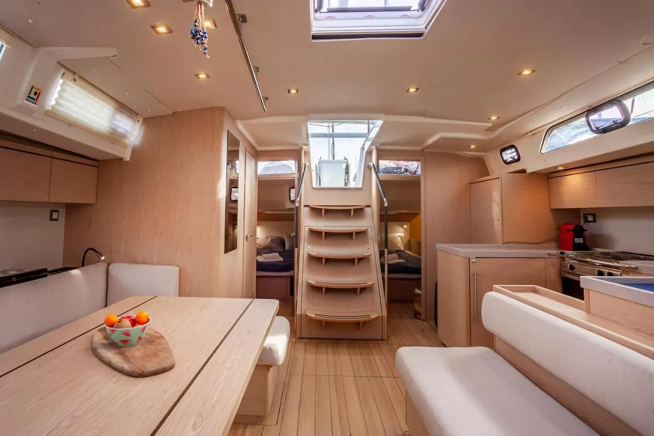 فندق Yacht Psari سالونيك