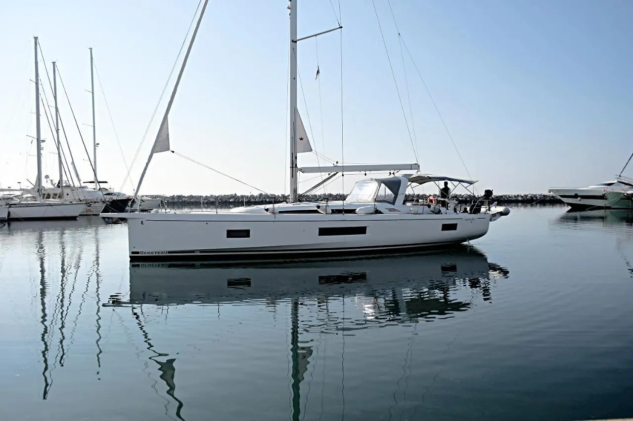 מלון סלוניקי Yacht Psari יוון