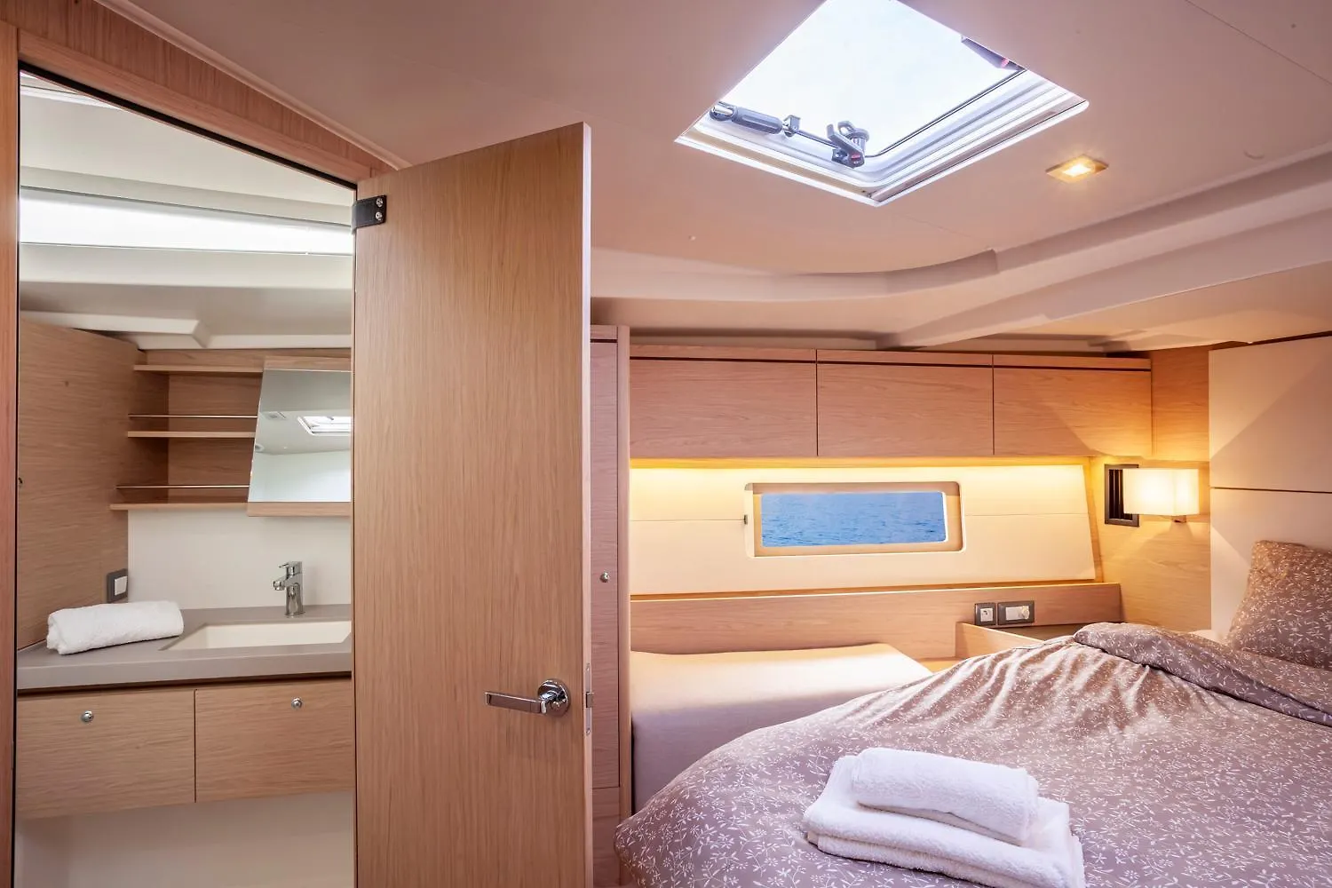 ספינת מלון מלון סלוניקי Yacht Psari